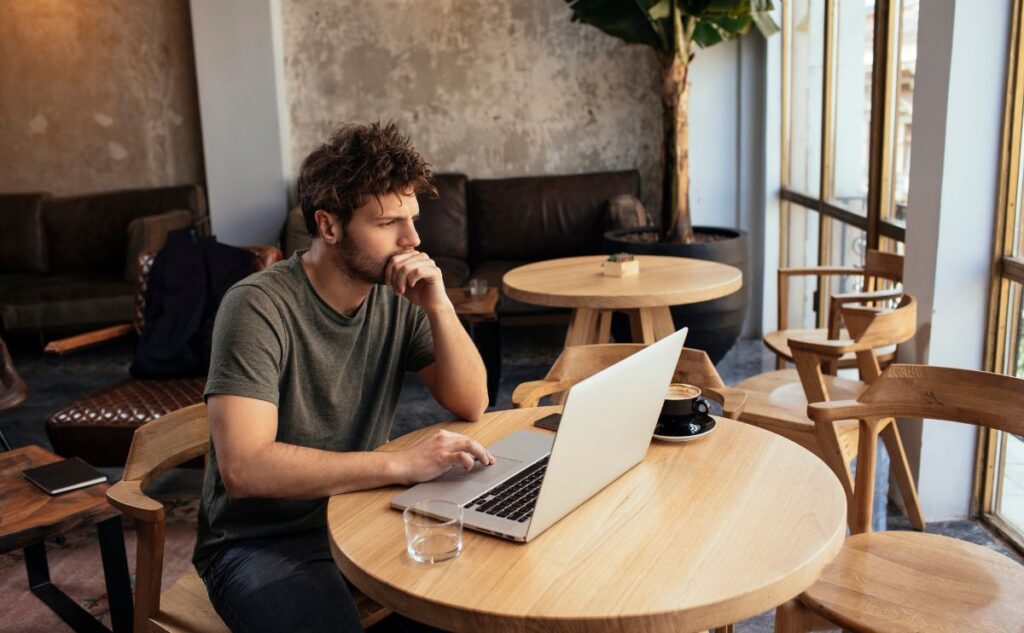 How Coworking Spaces Help Freelancers and Startups Grow